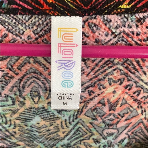 NWOT LuLaRoe Classic T - Picture 4 of 5